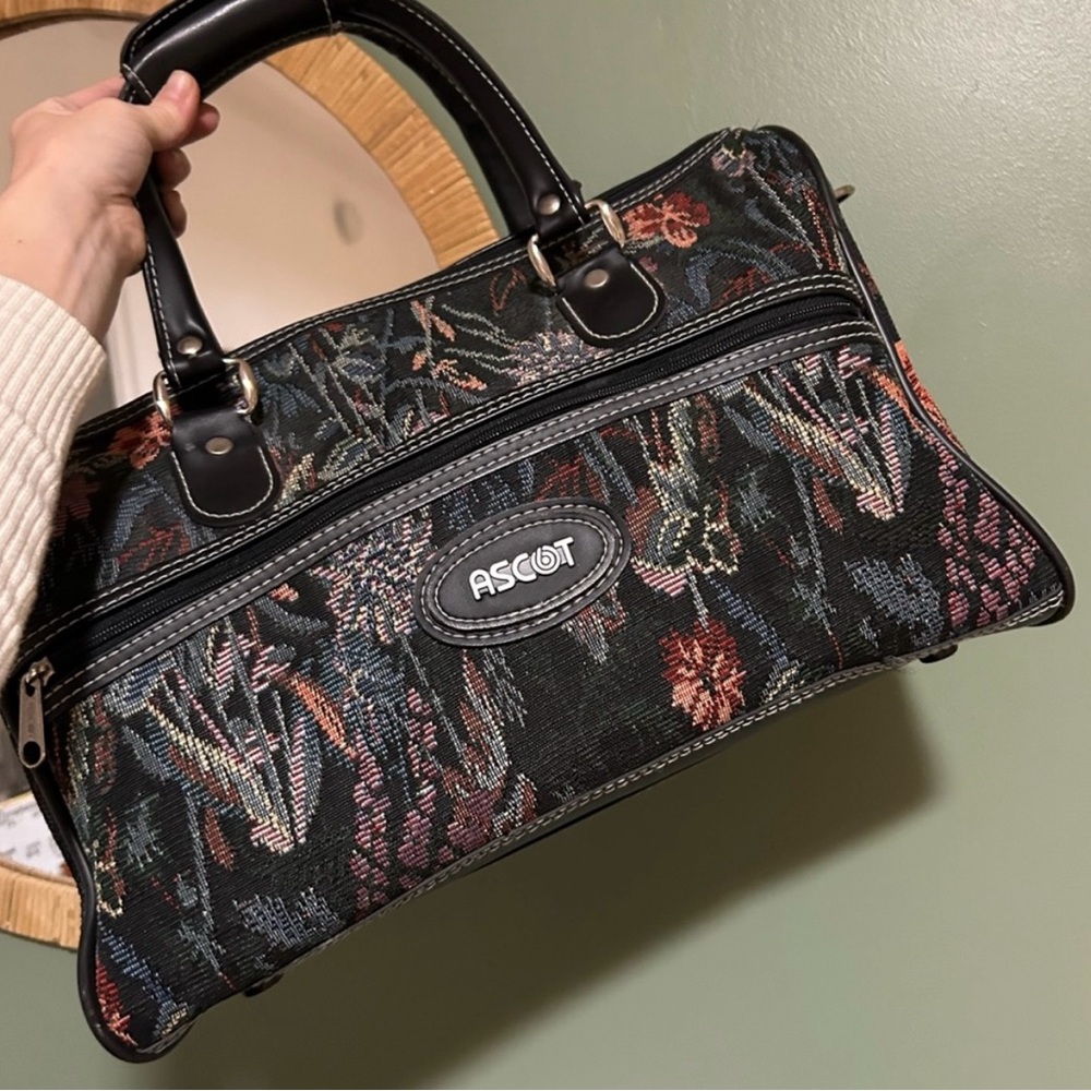 ASCOT FLORAL TAPESTRY DUFFLE BAG
